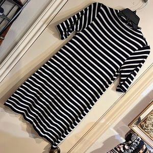 French Connection size 6 black and white striped short sleeve dress looks NEW!
